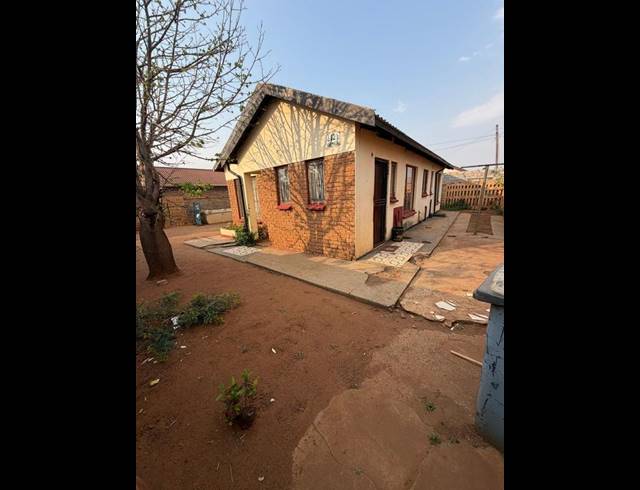 3 BEDROOM HOUSE FOR SALE IN PROTEA GLEN EXT